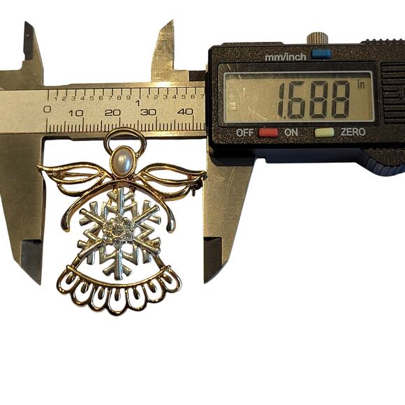 Vintage Angel Snowflake Brooch Gold Tone Rhinestone & Faux Pearl Christmas Pin - Picture 4 of 7